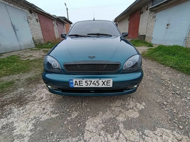 Зеленый Дэу Сенс, объемом двигателя 1.6 л и пробегом 195 тыс. км за 2400 $, фото 2 на Automoto.ua