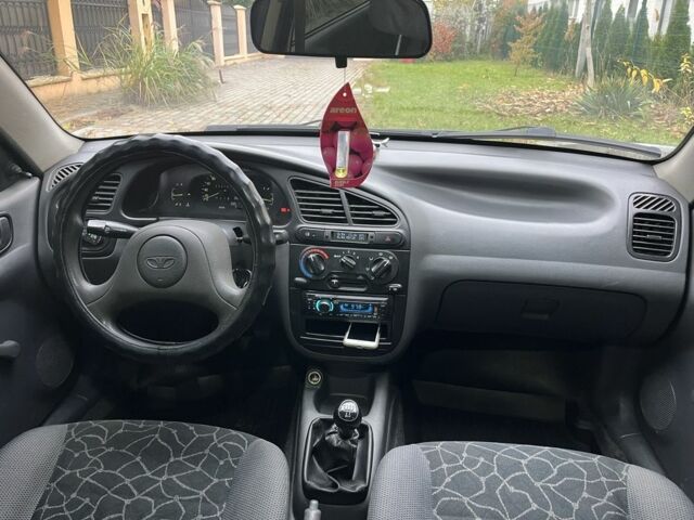 Деу Сенс 2004 у Ужгороді на Automoto.ua Зелений Деу Сенс, об'ємом двигуна 1.5 л та пробігом 120 тис. км за 2650 $, фото 21 на Automoto.ua