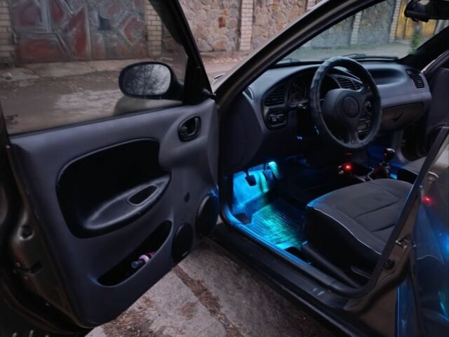 Зеленый Дэу Сенс, объемом двигателя 1.5 л и пробегом 238 тыс. км за 2000 $, фото 3 на Automoto.ua