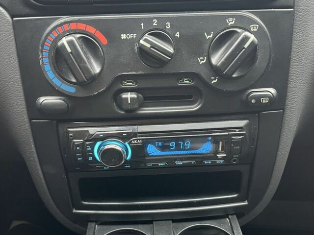 Деу Сенс 2004 у Ужгороді на Automoto.ua Зелений Деу Сенс, об'ємом двигуна 1.5 л та пробігом 120 тис. км за 2650 $, фото 13 на Automoto.ua