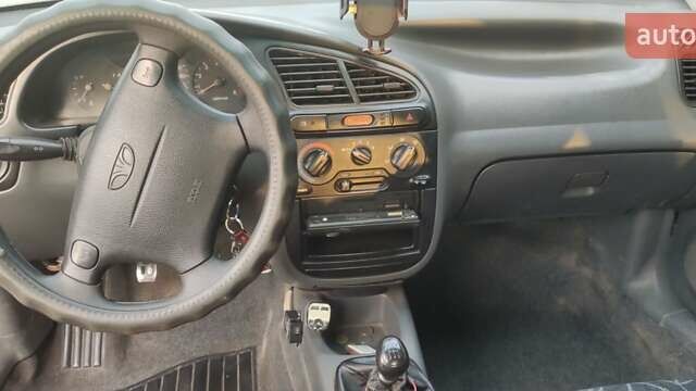 Зеленый Дэу Сенс, объемом двигателя 1.3 л и пробегом 268 тыс. км за 1500 $, фото 2 на Automoto.ua
