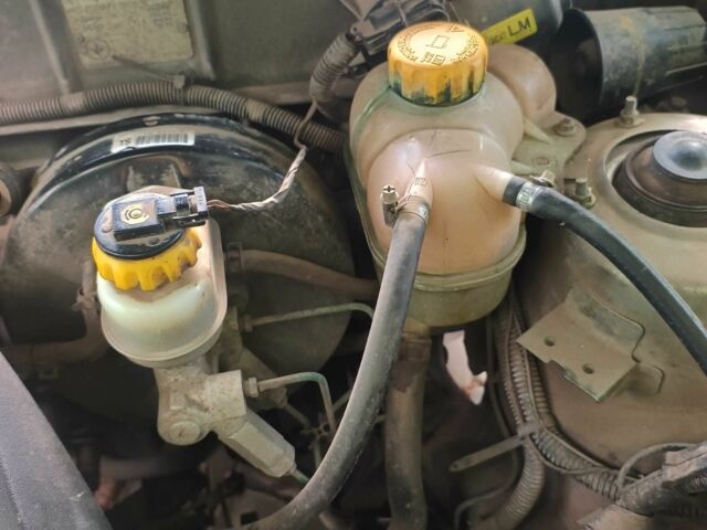 Зелений Деу Сенс, об'ємом двигуна 1.3 л та пробігом 162 тис. км за 2000 $, фото 23 на Automoto.ua