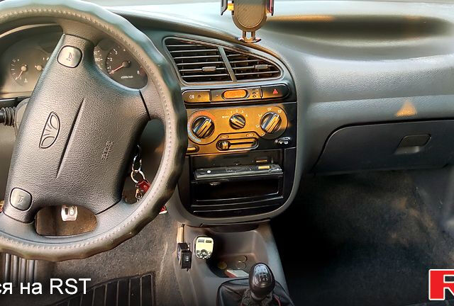 Зеленый Дэу Сенс, объемом двигателя 1.3 л и пробегом 268 тыс. км за 1500 $, фото 2 на Automoto.ua