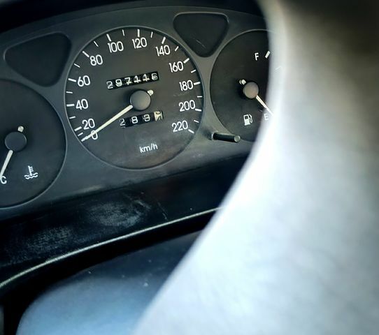 Зеленый Дэу Сенс, объемом двигателя 1.3 л и пробегом 297 тыс. км за 2000 $, фото 5 на Automoto.ua