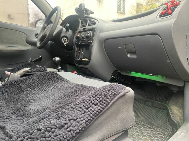 Зелений Деу Сенс, об'ємом двигуна 1.5 л та пробігом 180 тис. км за 2000 $, фото 6 на Automoto.ua