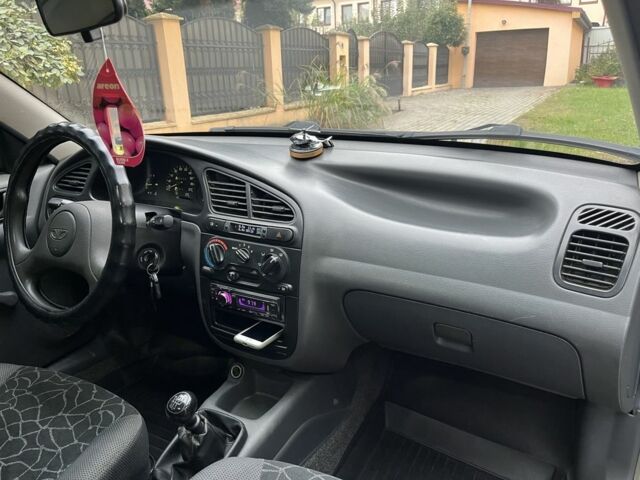 Деу Сенс 2004 у Ужгороді на Automoto.ua Зелений Деу Сенс, об'ємом двигуна 1.5 л та пробігом 120 тис. км за 2650 $, фото 18 на Automoto.ua