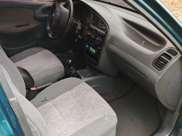 Зеленый Дэу Сенс, объемом двигателя 1.5 л и пробегом 380 тыс. км за 1350 $, фото 7 на Automoto.ua