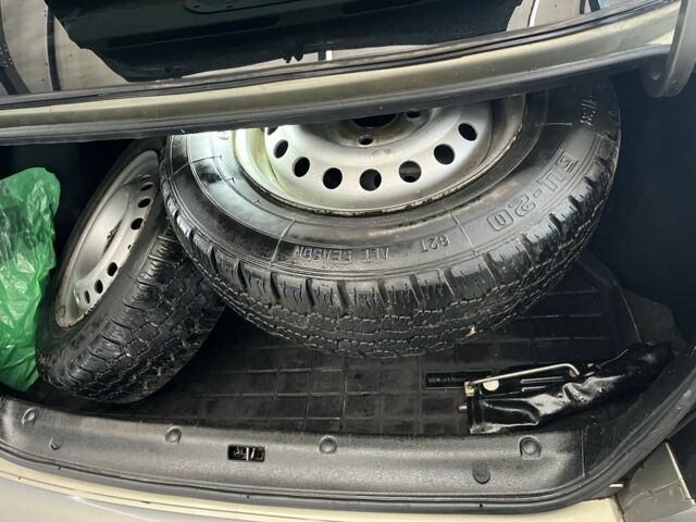 Деу Сенс 2004 у Ужгороді на Automoto.ua Зелений Деу Сенс, об'ємом двигуна 1.5 л та пробігом 120 тис. км за 2650 $, фото 12 на Automoto.ua