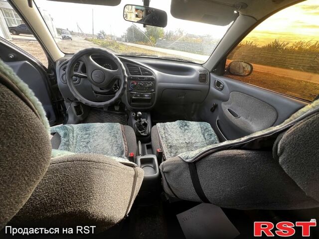 Деу Сенс 2005 у Вольнянске на Automoto.ua Зелений Деу Сенс, об'ємом двигуна 1.3 л та пробігом 100 тис. км за 1850 $, фото 6 на Automoto.ua