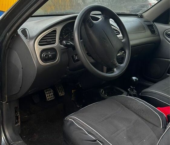 Зеленый Дэу Сенс, объемом двигателя 1.6 л и пробегом 2 тыс. км за 2450 $, фото 5 на Automoto.ua