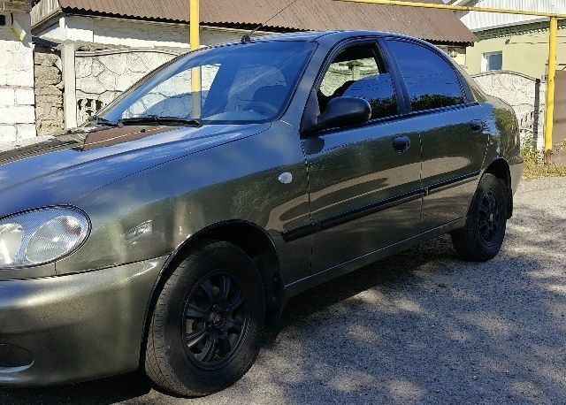 Зеленый Дэу Сенс, объемом двигателя 2 л и пробегом 152 тыс. км за 2600 $, фото 1 на Automoto.ua