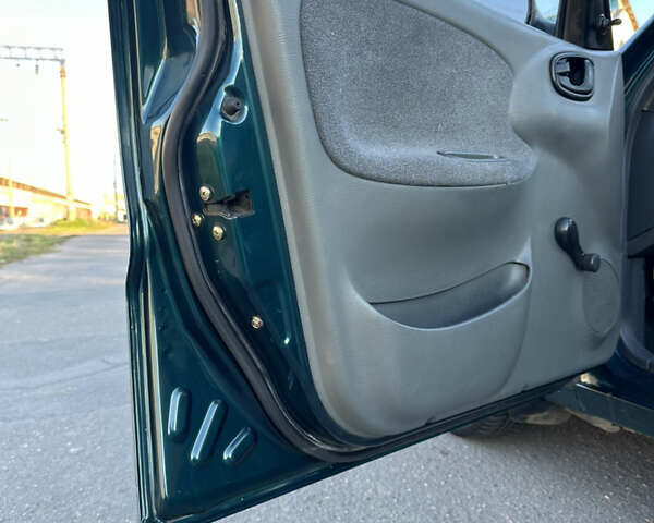 Деу Сенс 2005 у Одесі на Automoto.ua Зелений Деу Сенс, об'ємом двигуна 1.3 л та пробігом 115 тис. км за 2350 $, фото 10 на Automoto.ua