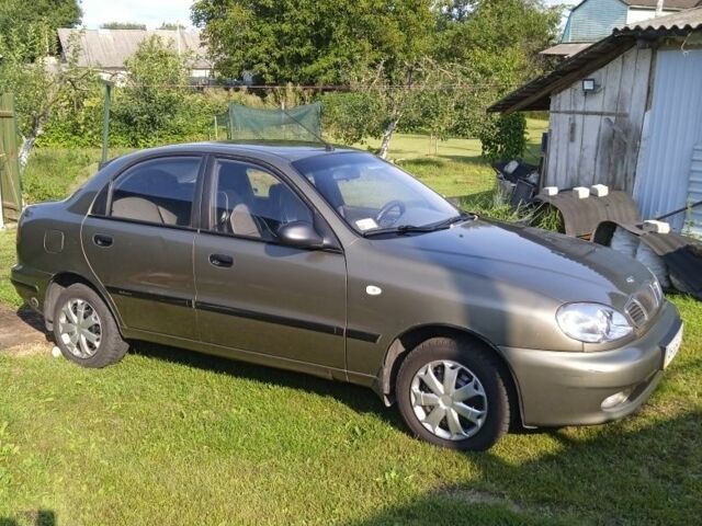 Зеленый Дэу Сенс, объемом двигателя 0 л и пробегом 300 тыс. км за 2200 $, фото 1 на Automoto.ua