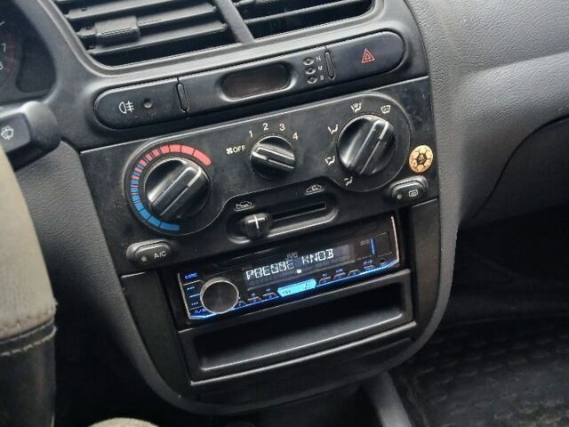 Зелений Деу Сенс, об'ємом двигуна 1.5 л та пробігом 235 тис. км за 1950 $, фото 1 на Automoto.ua