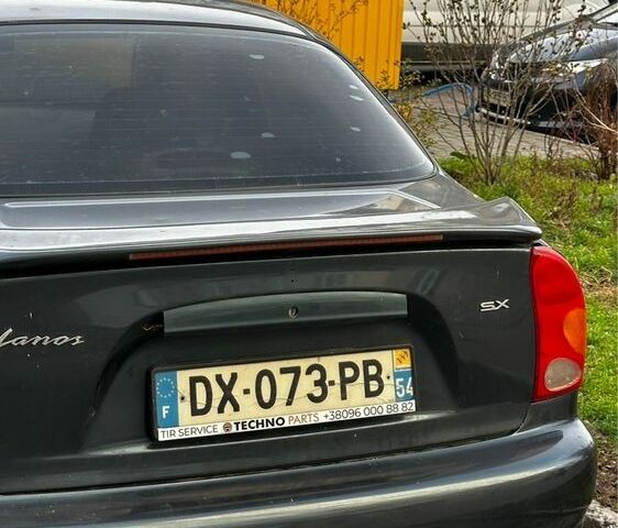 Зеленый Дэу Сенс, объемом двигателя 1.6 л и пробегом 2 тыс. км за 2450 $, фото 1 на Automoto.ua