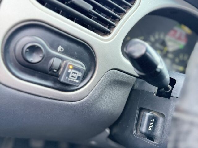 Зеленый Дэу Сенс, объемом двигателя 1.6 л и пробегом 280 тыс. км за 2499 $, фото 12 на Automoto.ua