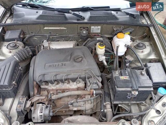 Зеленый Дэу Сенс, объемом двигателя 1.3 л и пробегом 224 тыс. км за 1700 $, фото 6 на Automoto.ua