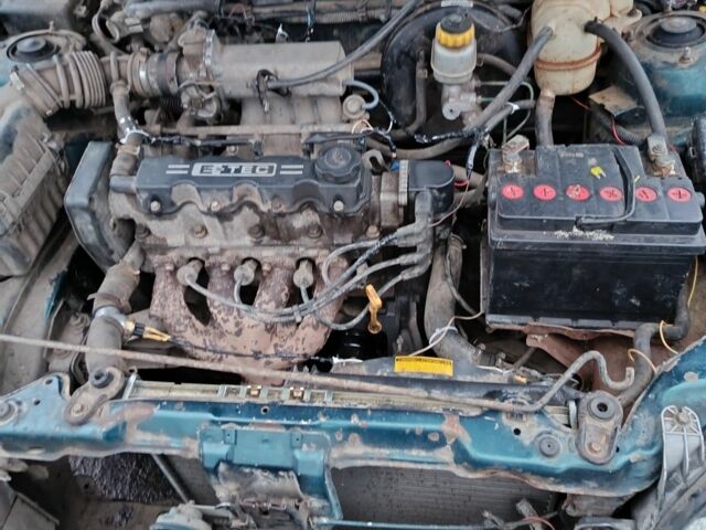 Зелений Деу Сенс, об'ємом двигуна 1.5 л та пробігом 300 тис. км за 1424 $, фото 3 на Automoto.ua