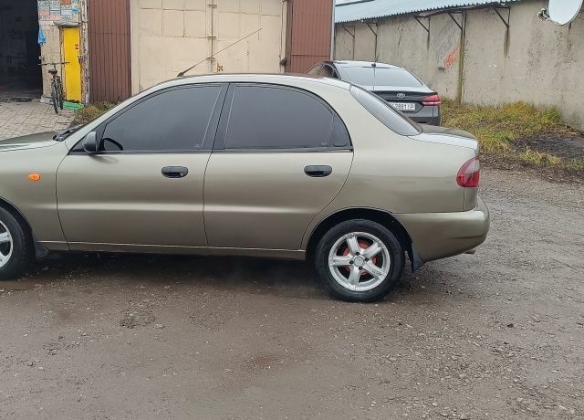 Зеленый Дэу Сенс, объемом двигателя 1.5 л и пробегом 278 тыс. км за 2600 $, фото 4 на Automoto.ua