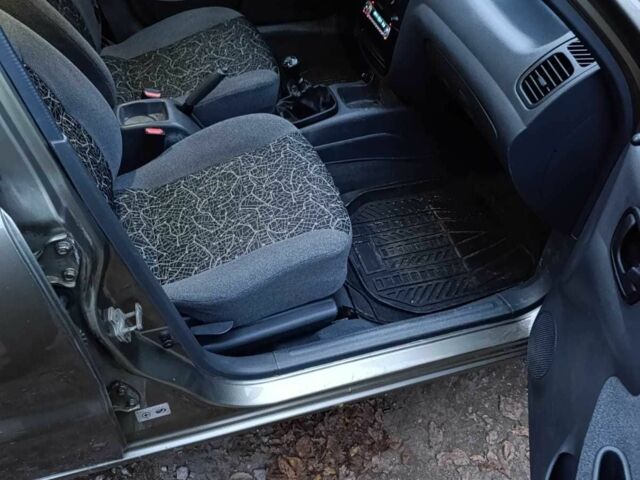 Зелений Деу Сенс, об'ємом двигуна 1.6 л та пробігом 220 тис. км за 2200 $, фото 3 на Automoto.ua