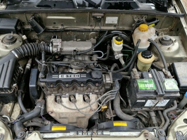 Деу Сенс 2006 у Кам'янське (Дніпродзержинськ) на Automoto.ua Зелений Деу Сенс, об'ємом двигуна 1.5 л та пробігом 278 тис. км за 2750 $, фото 7 на Automoto.ua