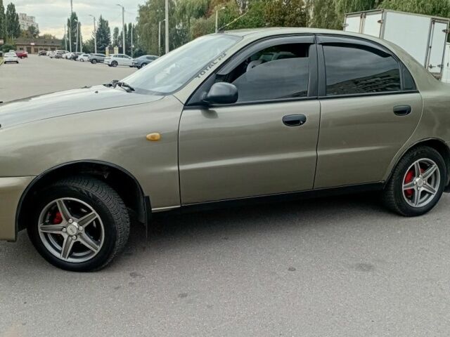 Зеленый Дэу Сенс, объемом двигателя 1.5 л и пробегом 250 тыс. км за 2500 $, фото 1 на Automoto.ua