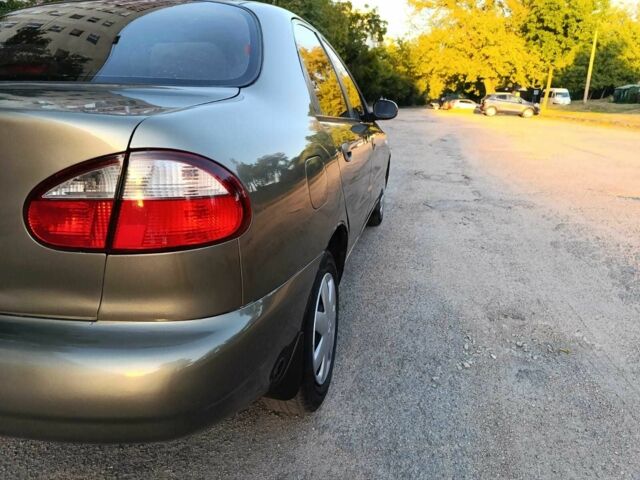 Зеленый Дэу Сенс, объемом двигателя 1.6 л и пробегом 225 тыс. км за 2400 $, фото 6 на Automoto.ua