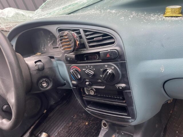 Зеленый Дэу Сенс, объемом двигателя 1.5 л и пробегом 2 тыс. км за 800 $, фото 1 на Automoto.ua