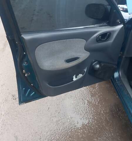 Зелений Деу Сенс, об'ємом двигуна 1.3 л та пробігом 348 тис. км за 1899 $, фото 6 на Automoto.ua