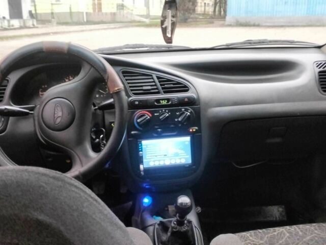 Зеленый Дэу Сенс, объемом двигателя 1.5 л и пробегом 221 тыс. км за 1831 $, фото 1 на Automoto.ua