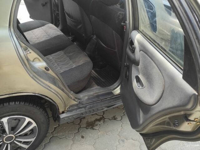 Зелений Деу Сенс, об'ємом двигуна 1.6 л та пробігом 2 тис. км за 899 $, фото 5 на Automoto.ua