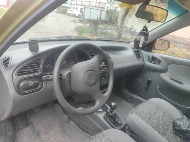 Зелений Деу Сенс, об'ємом двигуна 1.5 л та пробігом 145 тис. км за 2000 $, фото 6 на Automoto.ua