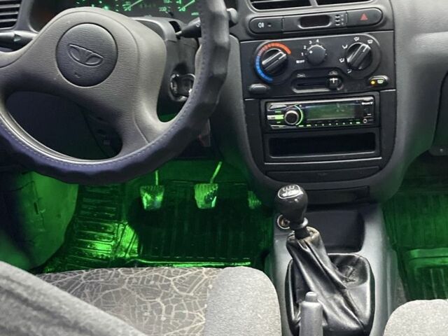 Зелений Деу Сенс, об'ємом двигуна 1.5 л та пробігом 270 тис. км за 2000 $, фото 6 на Automoto.ua