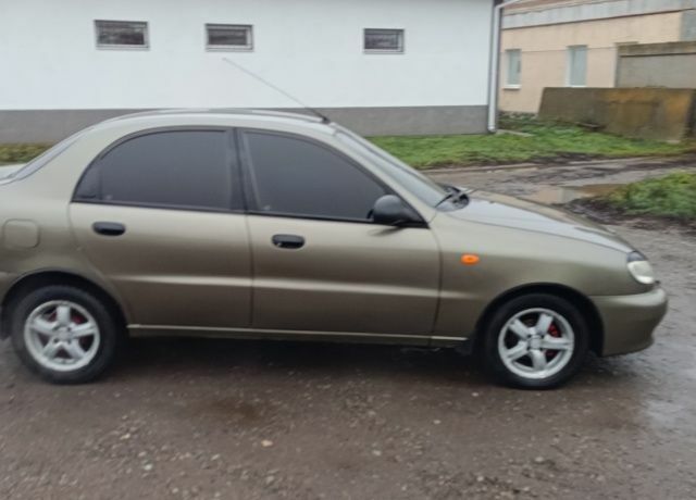 Зеленый Дэу Сенс, объемом двигателя 1.5 л и пробегом 278 тыс. км за 2600 $, фото 3 на Automoto.ua