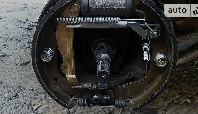 Зеленый Дэу Сенс, объемом двигателя 1.3 л и пробегом 210 тыс. км за 1250 $, фото 1 на Automoto.ua