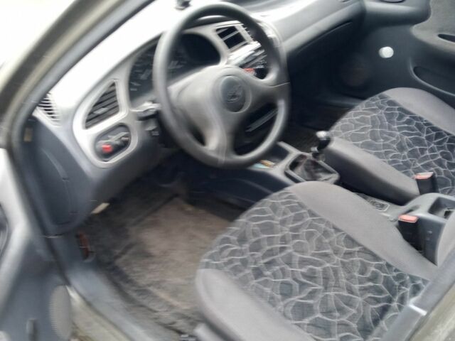 Зеленый Дэу Сенс, объемом двигателя 1.5 л и пробегом 120 тыс. км за 1500 $, фото 4 на Automoto.ua