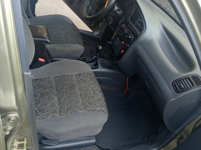 Деу Сенс 2007 у Синельниковом на Automoto.ua Зелений Деу Сенс, об'ємом двигуна 1.4 л та пробігом 72 тис. км за 2250 $, фото 15 на Automoto.ua