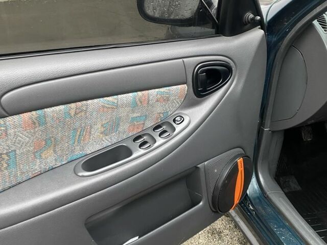 Зеленый Дэу Сенс, объемом двигателя 1.6 л и пробегом 290 тыс. км за 1499 $, фото 7 на Automoto.ua