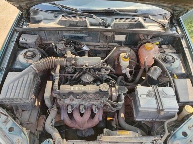 Зеленый Дэу Сенс, объемом двигателя 1.5 л и пробегом 246 тыс. км за 1450 $, фото 3 на Automoto.ua