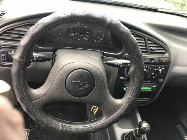 Зеленый Дэу Сенс, объемом двигателя 1.4 л и пробегом 260 тыс. км за 2200 $, фото 2 на Automoto.ua