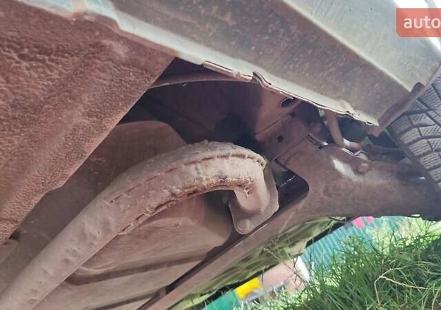 Зелений Деу Сенс, об'ємом двигуна 1.3 л та пробігом 120 тис. км за 2000 $, фото 43 на Automoto.ua