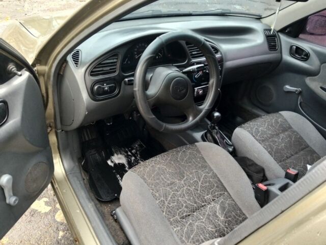 Зеленый Дэу Сенс, объемом двигателя 1.4 л и пробегом 376 тыс. км за 1699 $, фото 5 на Automoto.ua