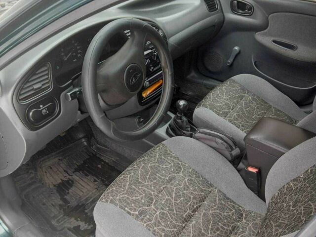 Зеленый Дэу Сенс, объемом двигателя 1.5 л и пробегом 158 тыс. км за 2000 $, фото 2 на Automoto.ua