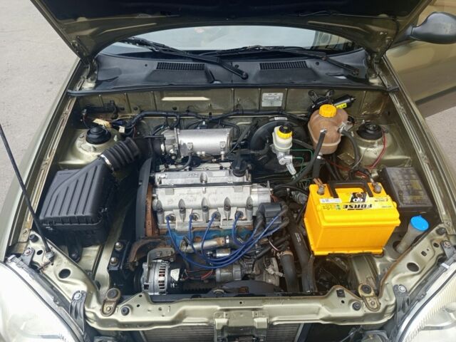 Деу Сенс 2007 у Синельниковом на Automoto.ua Зелений Деу Сенс, об'ємом двигуна 1.4 л та пробігом 72 тис. км за 2250 $, фото 7 на Automoto.ua