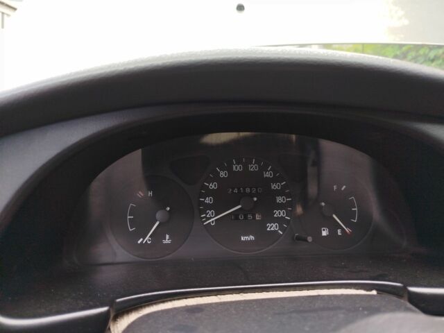 Зелений Деу Сенс, об'ємом двигуна 1 л та пробігом 242 тис. км за 1050 $, фото 2 на Automoto.ua