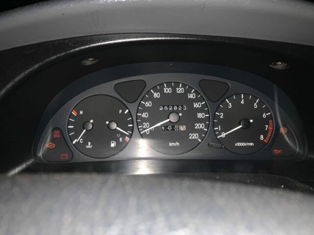 Зеленый Дэу Сенс, объемом двигателя 1.6 л и пробегом 251 тыс. км за 2000 $, фото 4 на Automoto.ua