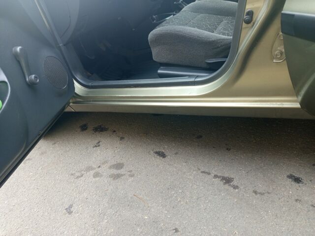 Деу Сенс 2007 у Синельниковом на Automoto.ua Зелений Деу Сенс, об'ємом двигуна 1.4 л та пробігом 72 тис. км за 2250 $, фото 5 на Automoto.ua