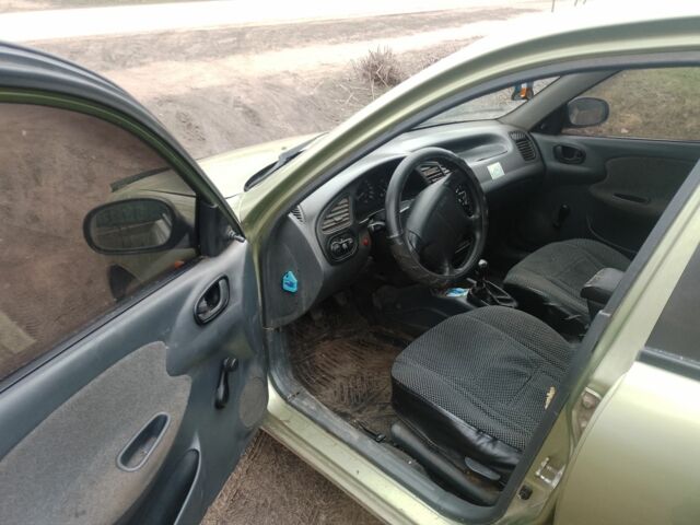 Зеленый Дэу Сенс, объемом двигателя 1.6 л и пробегом 200 тыс. км за 1700 $, фото 4 на Automoto.ua