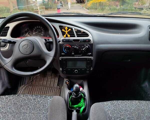 Зелений Деу Сенс, об'ємом двигуна 1.3 л та пробігом 180 тис. км за 1999 $, фото 7 на Automoto.ua