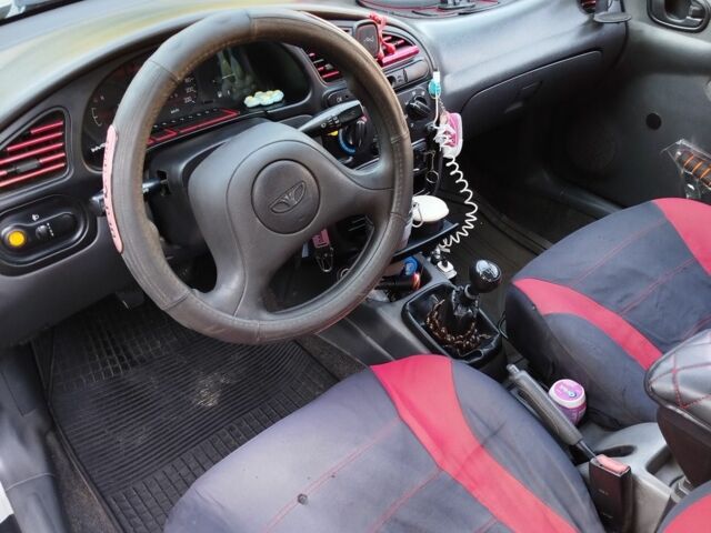 Сірий Деу Інша, об'ємом двигуна 1.5 л та пробігом 200 тис. км за 2500 $, фото 5 на Automoto.ua